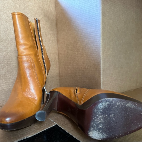 Ralph Lauren Caramel Booties - Picture 4 of 7